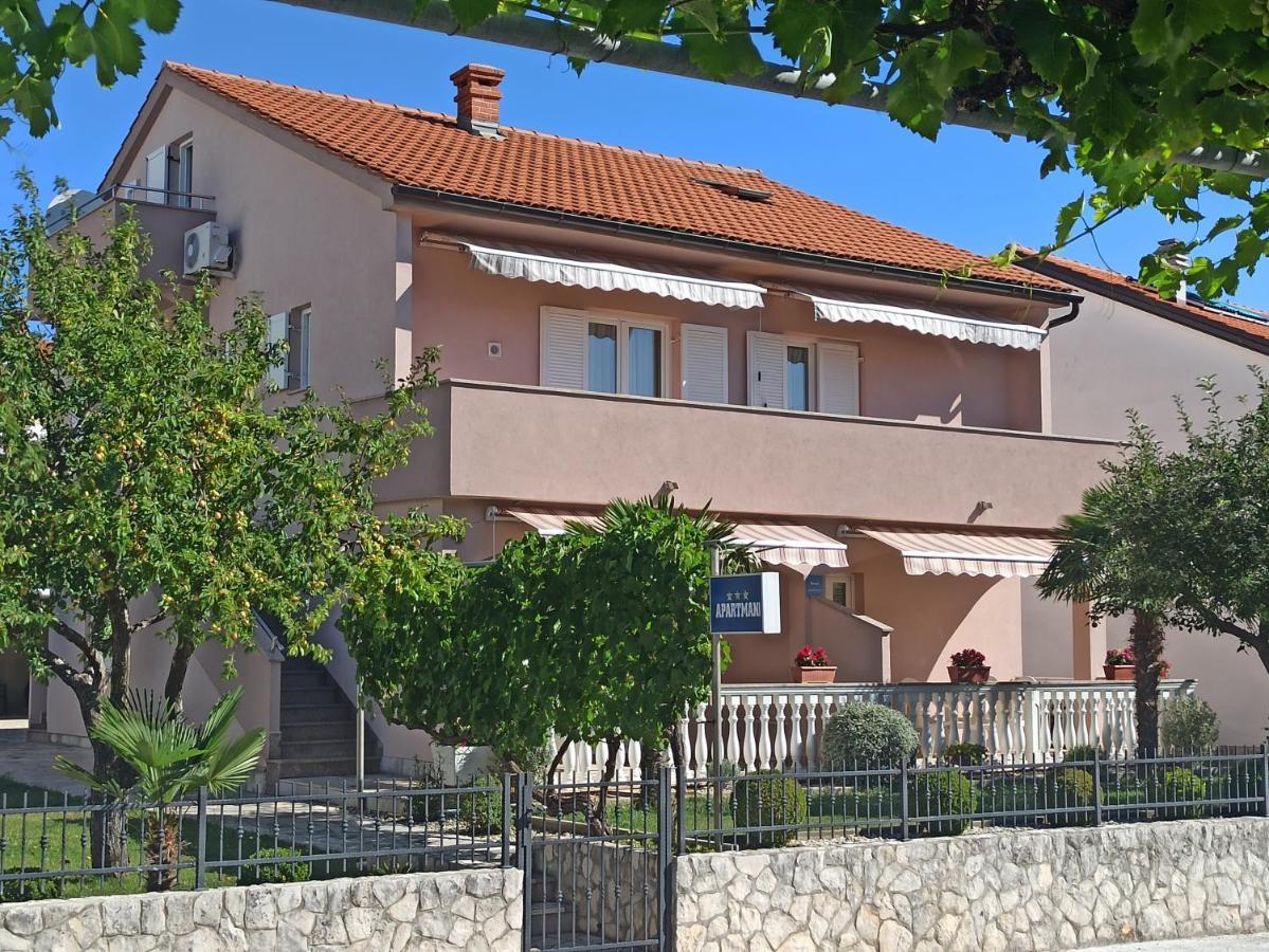 Apartmani Vesna Krk Town Exterior photo