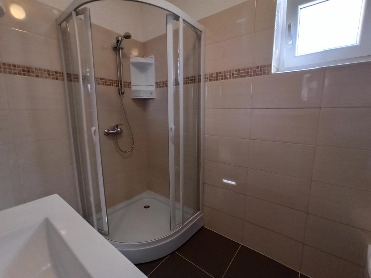 Apartmani Vesna Krk Town Exterior photo