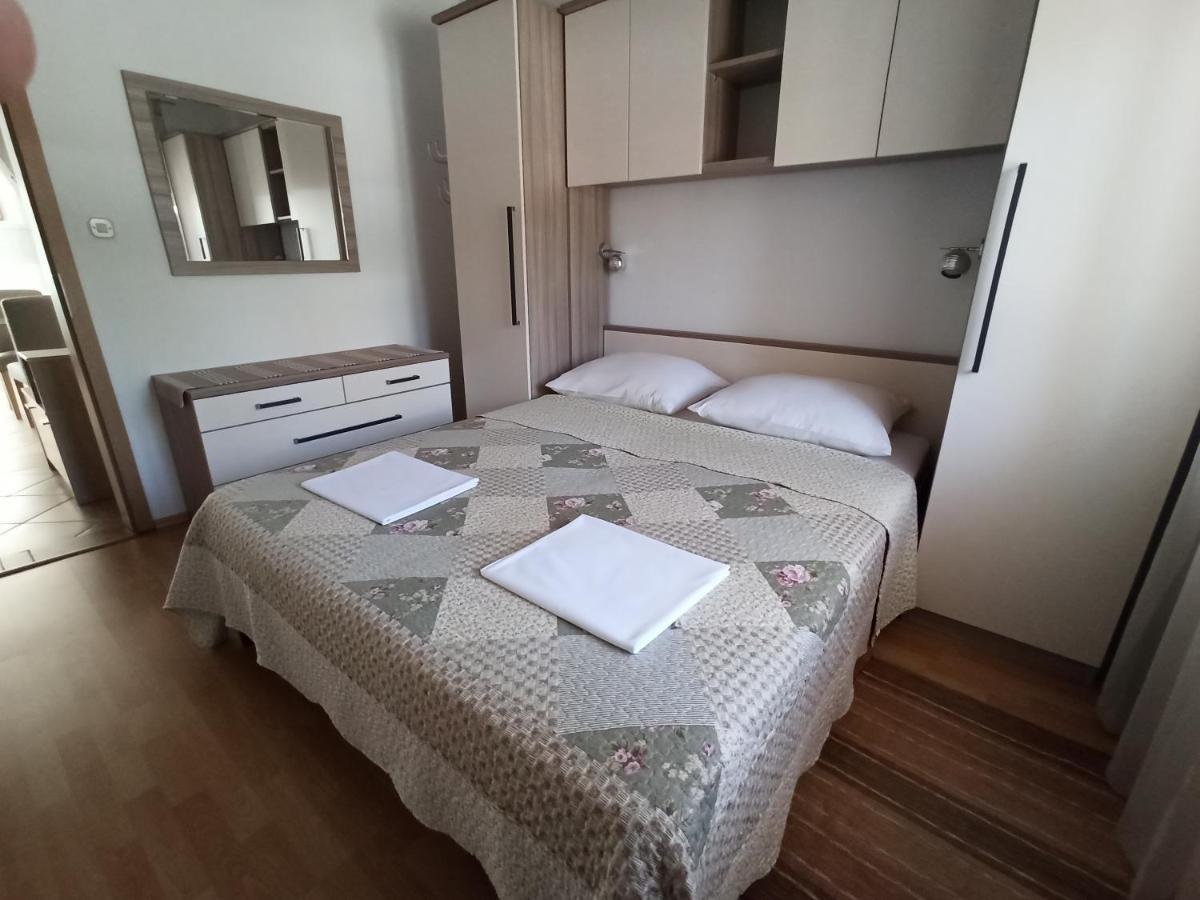 Apartmani Vesna Krk Town Exterior photo