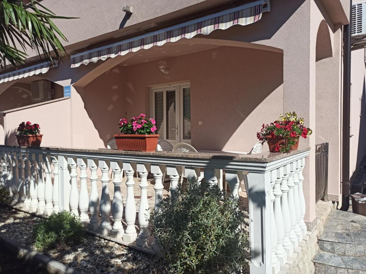 Apartmani Vesna Krk Town Exterior photo