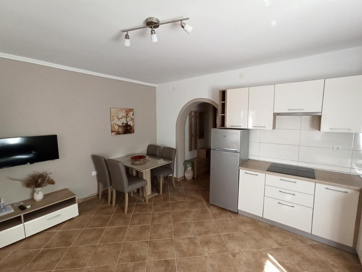 Apartmani Vesna Krk Town Exterior photo