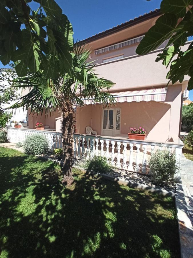 Apartmani Vesna Krk Town Exterior photo