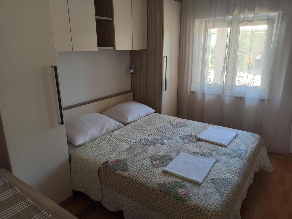 Apartmani Vesna Krk Town Exterior photo