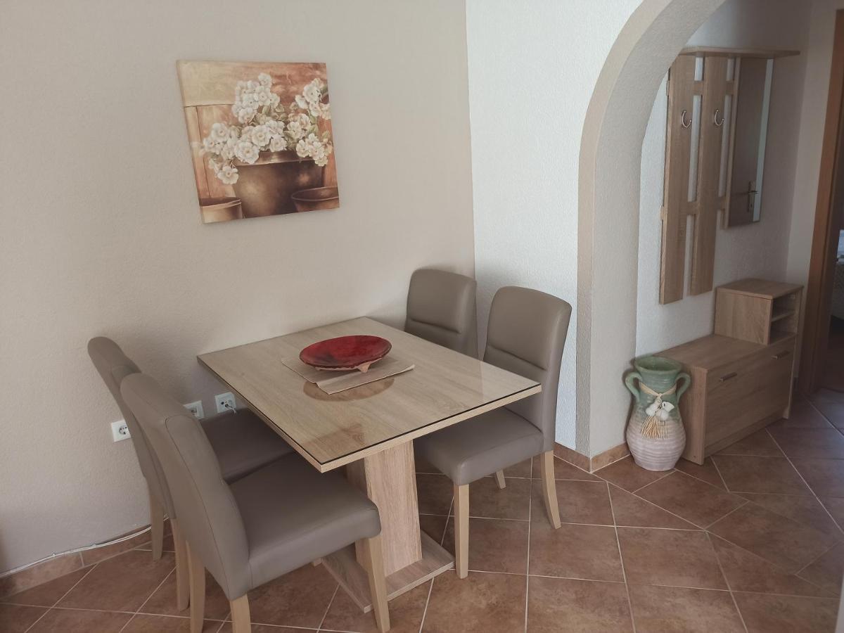 Apartmani Vesna Krk Town Exterior photo