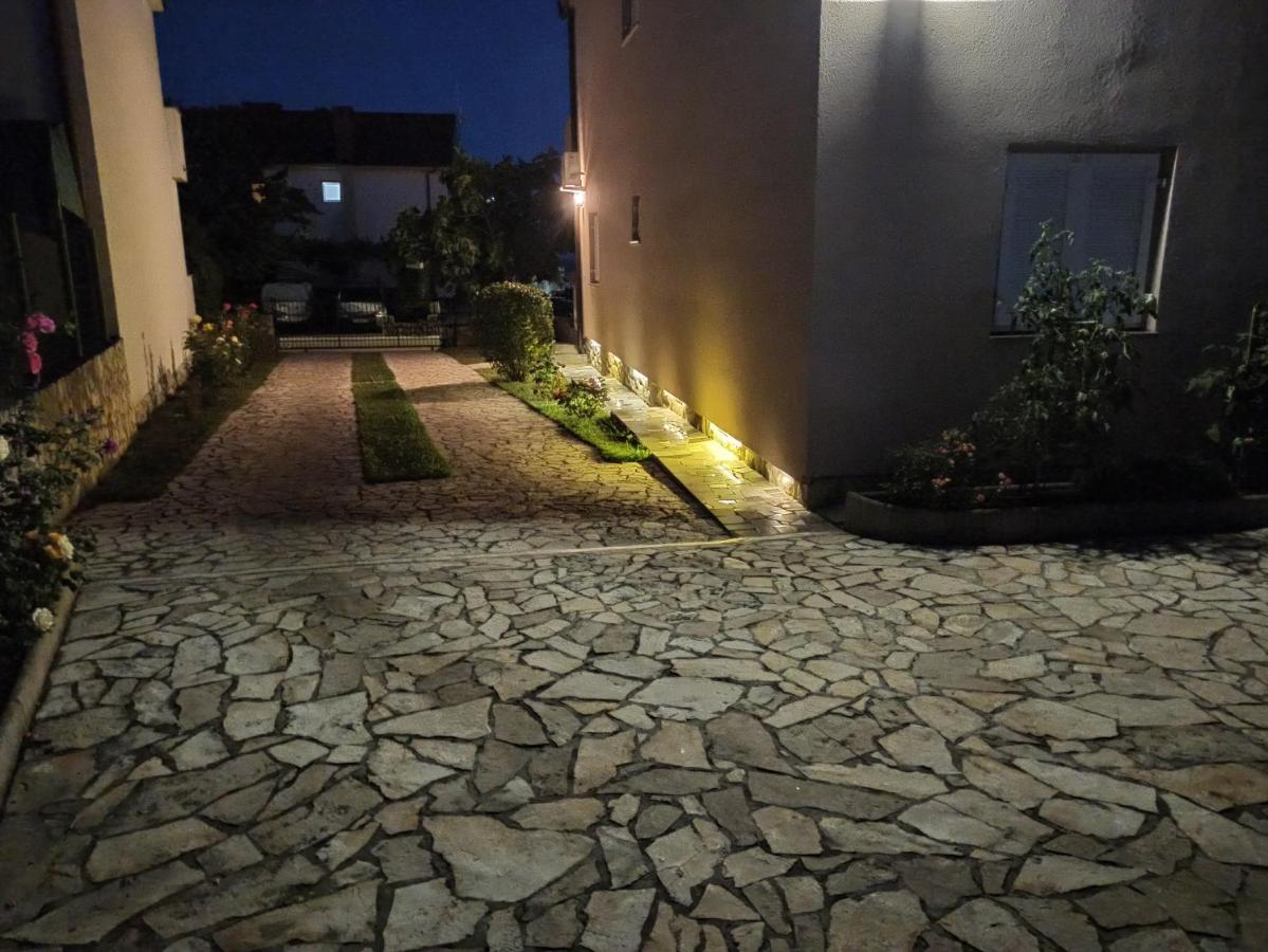 Apartmani Vesna Krk Town Exterior photo
