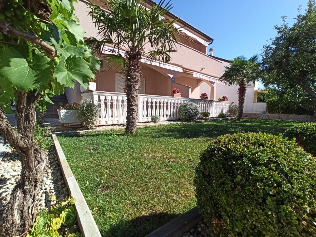 Apartmani Vesna Krk Town Exterior photo
