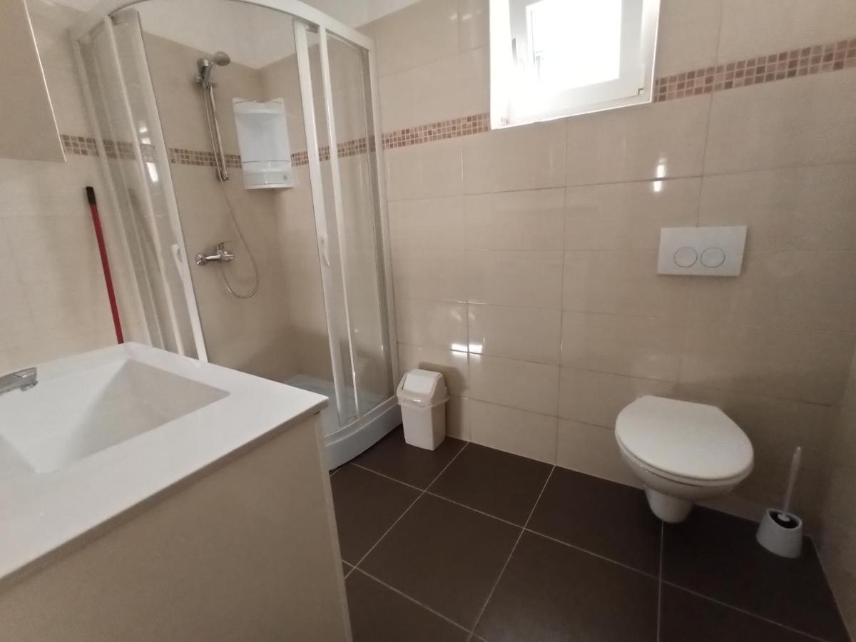 Apartmani Vesna Krk Town Exterior photo