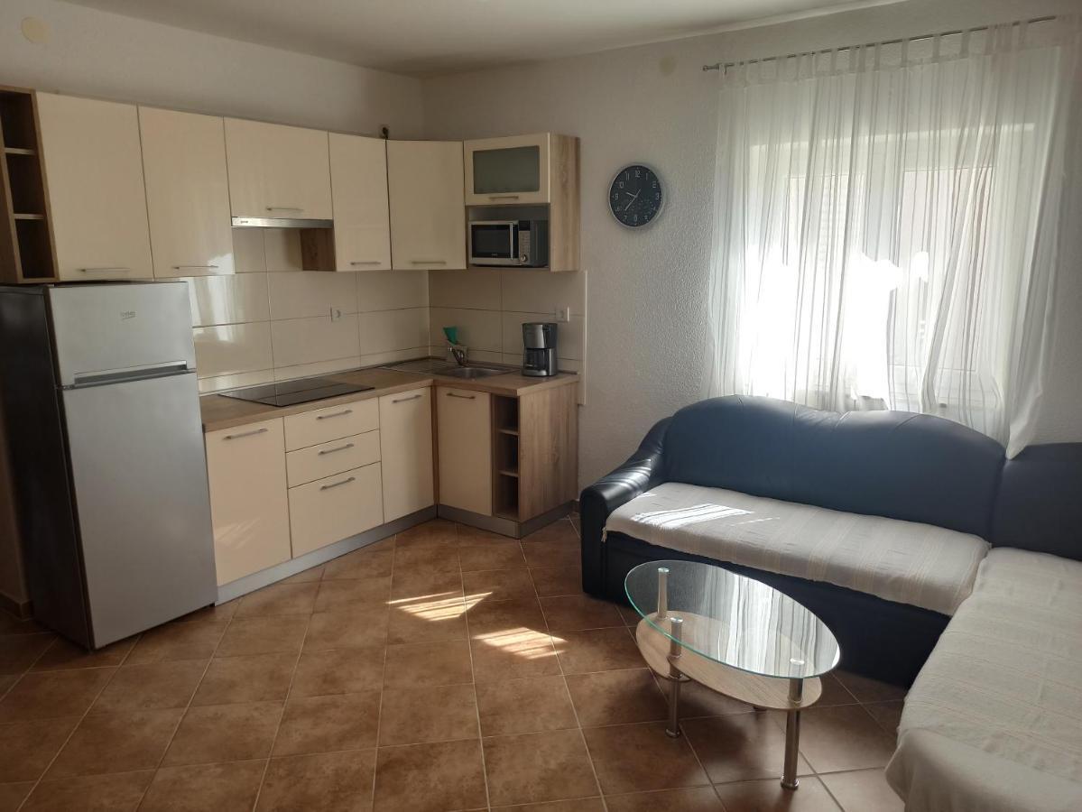 Apartmani Vesna Krk Town Exterior photo