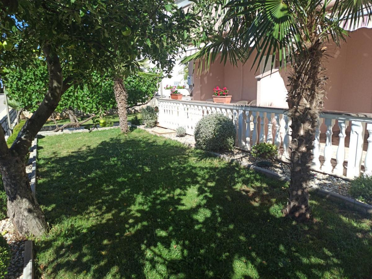 Apartmani Vesna Krk Town Exterior photo