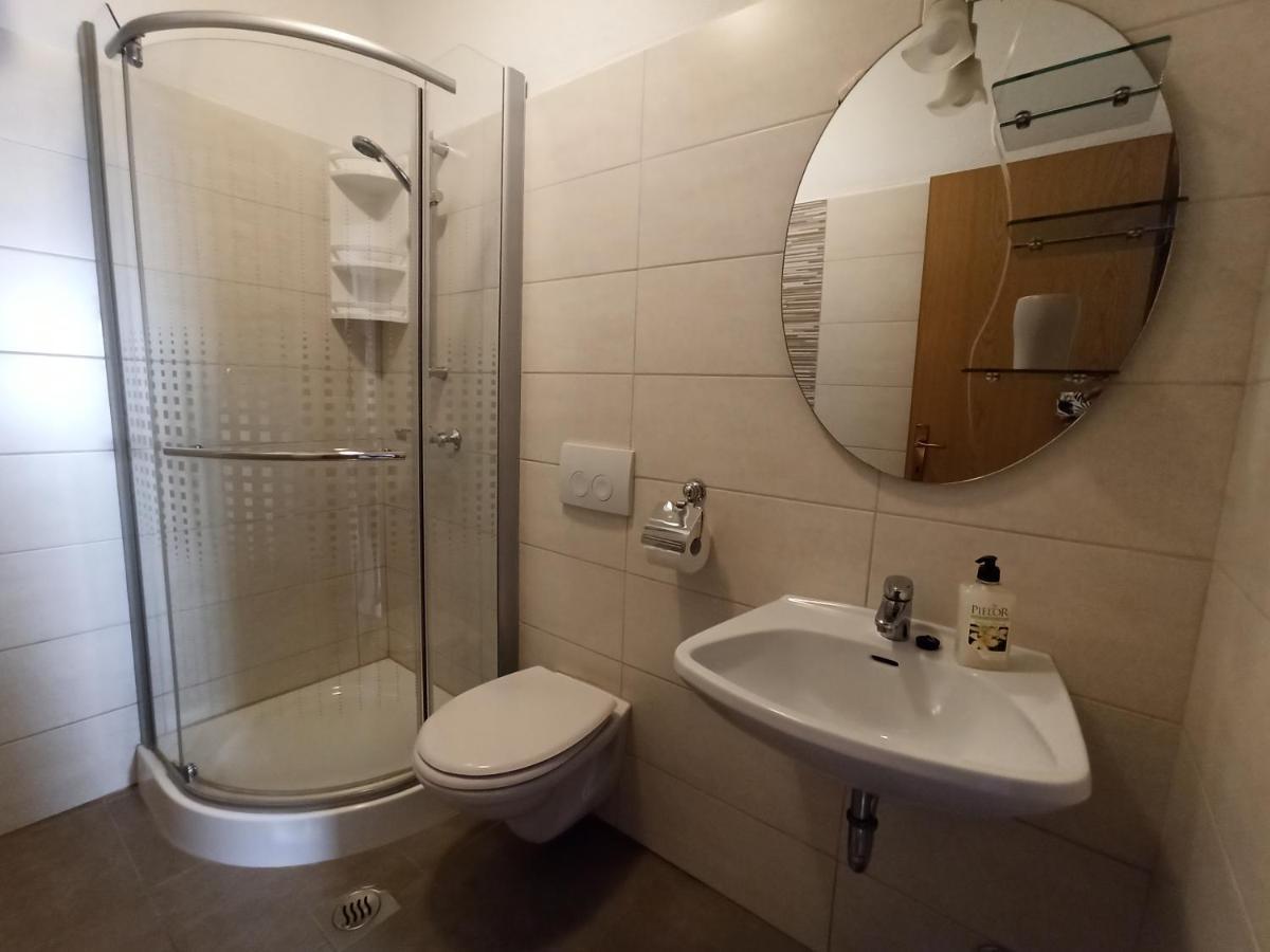 Apartmani Vesna Krk Town Exterior photo