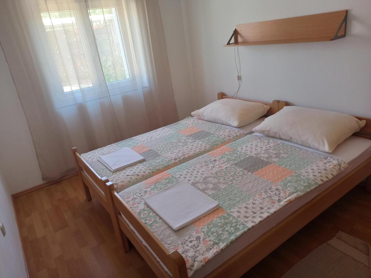 Apartmani Vesna Krk Town Exterior photo