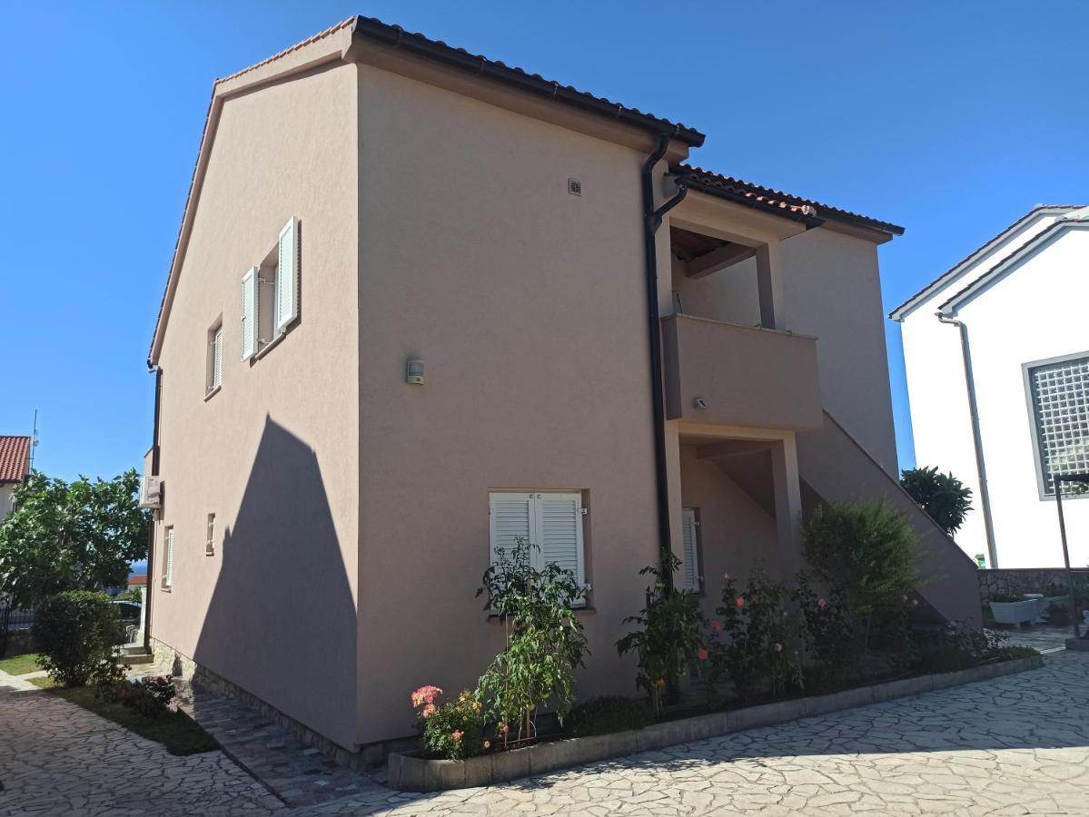 Apartmani Vesna Krk Town Exterior photo