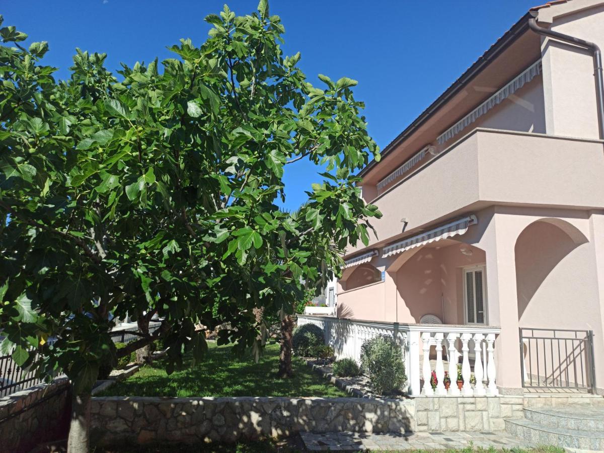 Apartmani Vesna Krk Town Exterior photo