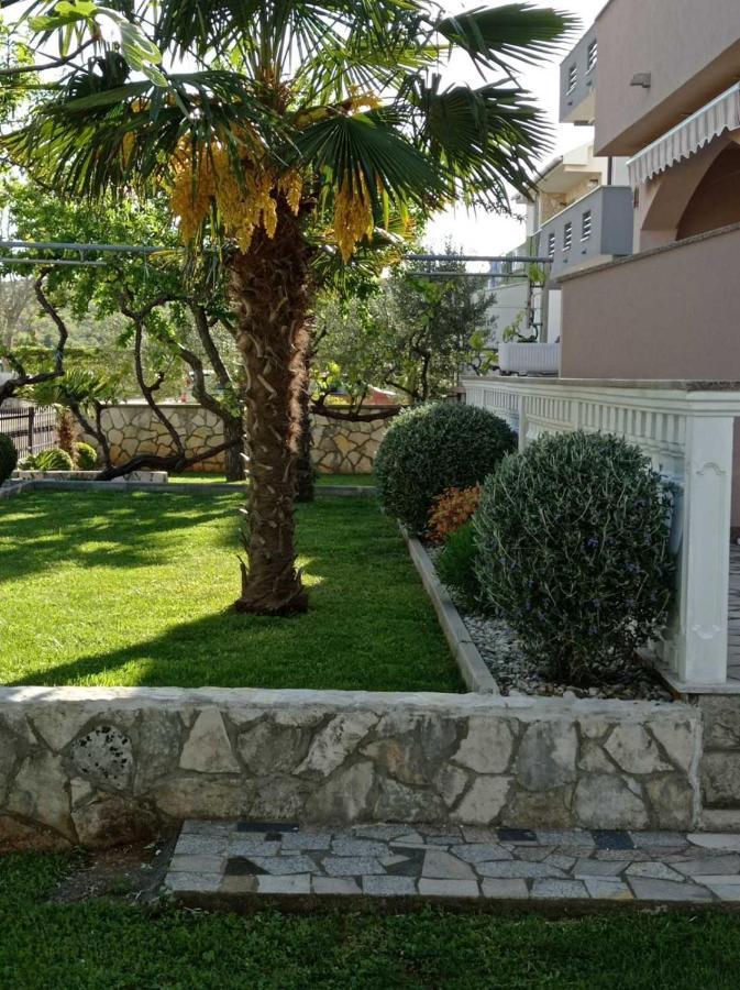 Apartmani Vesna Krk Town Exterior photo