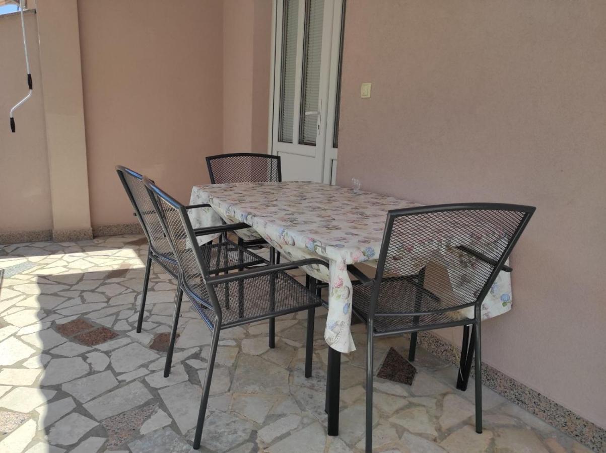 Apartmani Vesna Krk Town Exterior photo