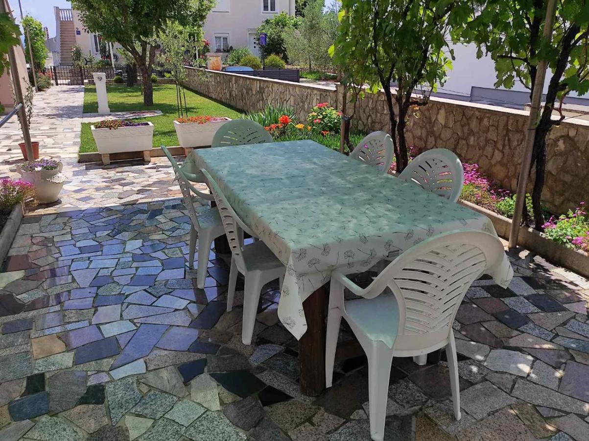 Apartmani Vesna Krk Town Exterior photo